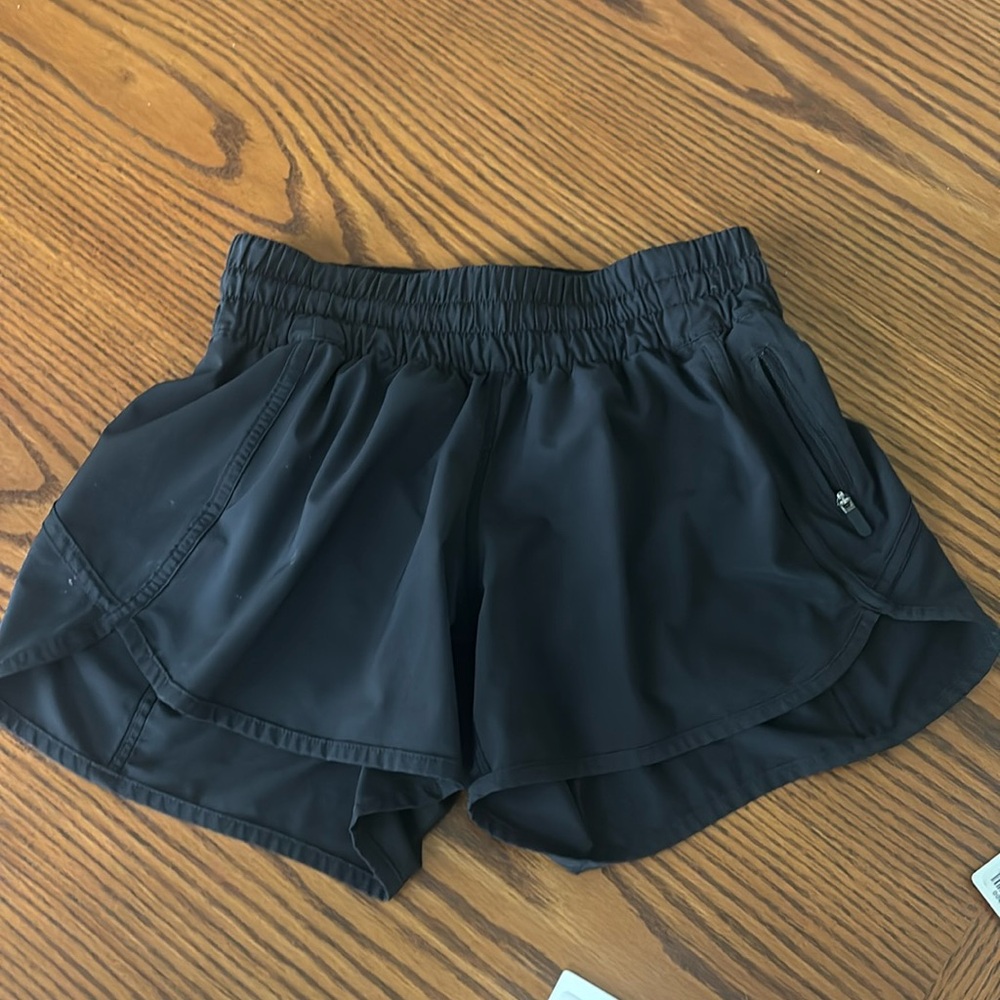 Lululemon tracker short 4”